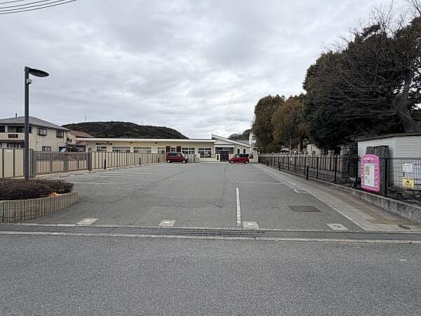 妻鹿みどりこども園まで724m