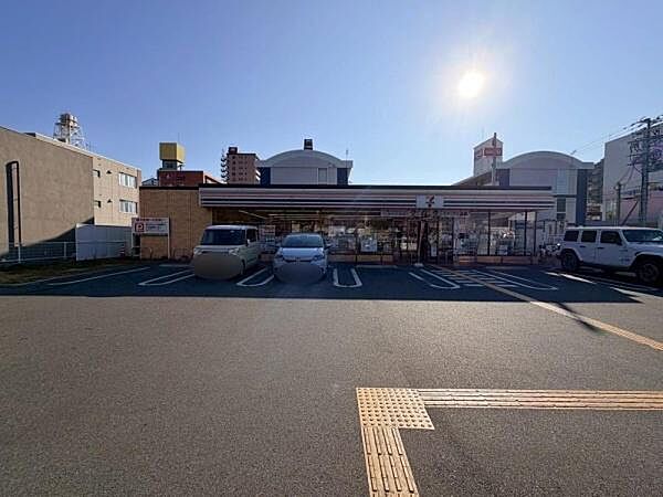 セブンイレブン姫路佃町店まで302m