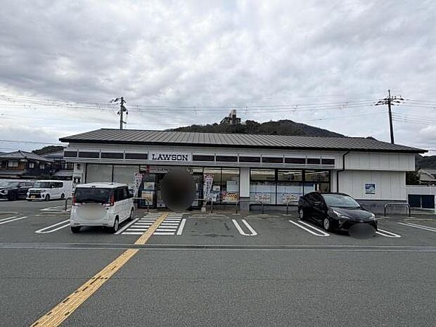 ローソンたつの日山店まで434m