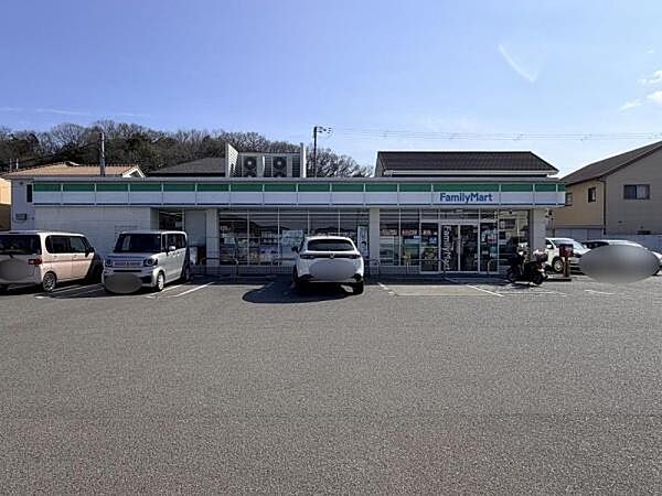 ファミリーマート姫路勝原店まで777m