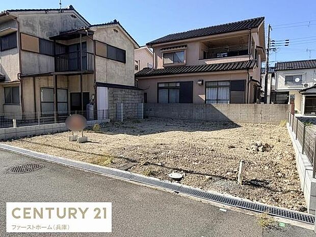 建築中の様子が確認できる物件です。