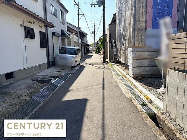 落ち着いた街並みの中に位置する物件です。周辺は閑静で生活に適した立地となっています。