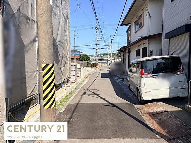 落ち着いた街並みの中に位置する物件です。周辺は閑静で生活に適した立地となっています。