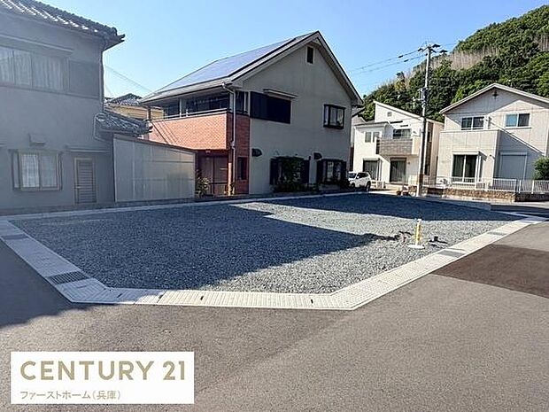建築中の様子が確認できる物件です。
