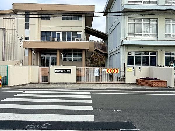 姫路市立荒川小学校まで1582m