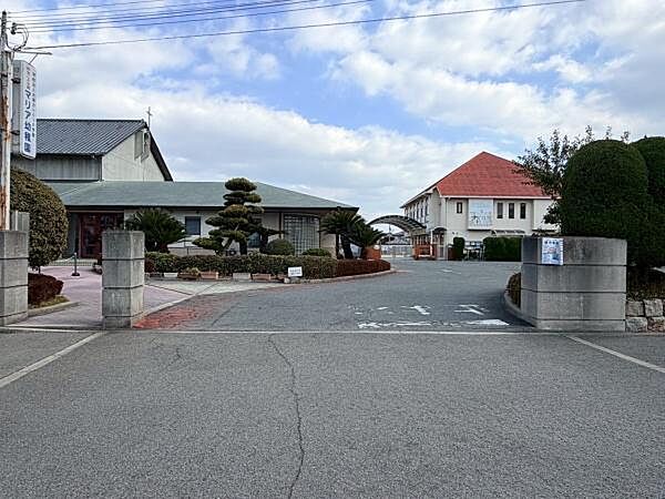 認定こども園マリア幼稚園まで596m