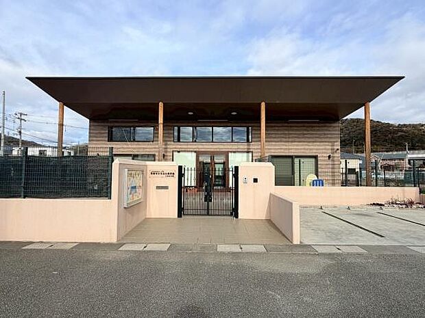 専徳寺ひろはた保育園とまみ分園まで293m