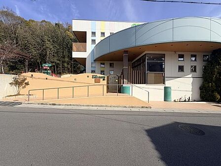 幼保連携型認定こども園みどりヶ丘幼児園まで989m