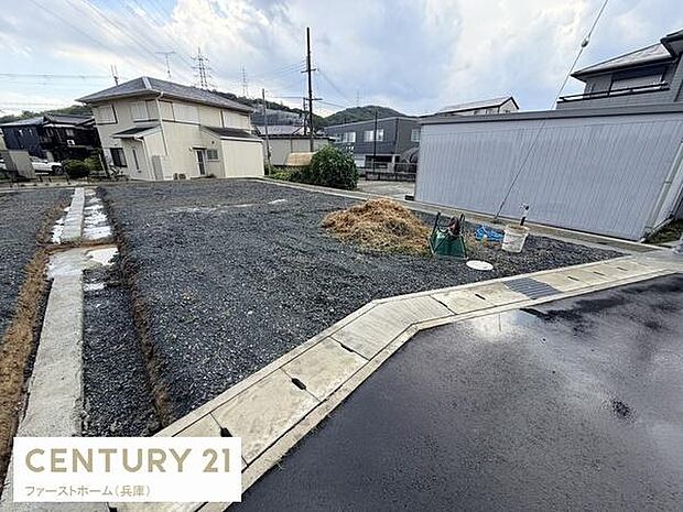 建築中の様子が確認できる物件です。