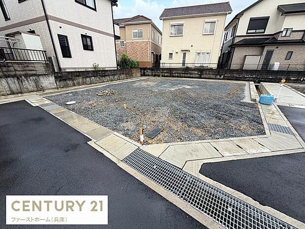 建築中の様子が確認できる物件です。