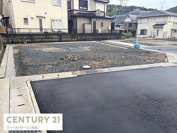 建築中の様子が確認できる物件です。