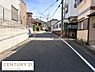 その他：前面道路はゆとりのある幅員が確保されており車の出し入れもスムーズに行えます。周辺は落ち着いた住宅街で道路の整備が行き届いています。電柱や電線がきちんと整備されているため景観がすっきりしています。
