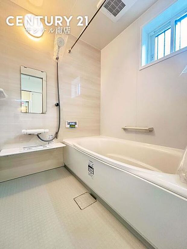 1日の疲れもゆっくり取ることのできる広々バス♪