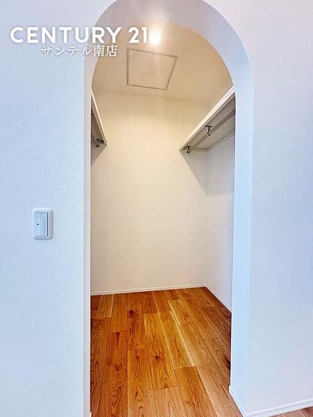 食品や日用品の収納に便利なパントリーを完備。キッチンまわりをすっきり保てます。