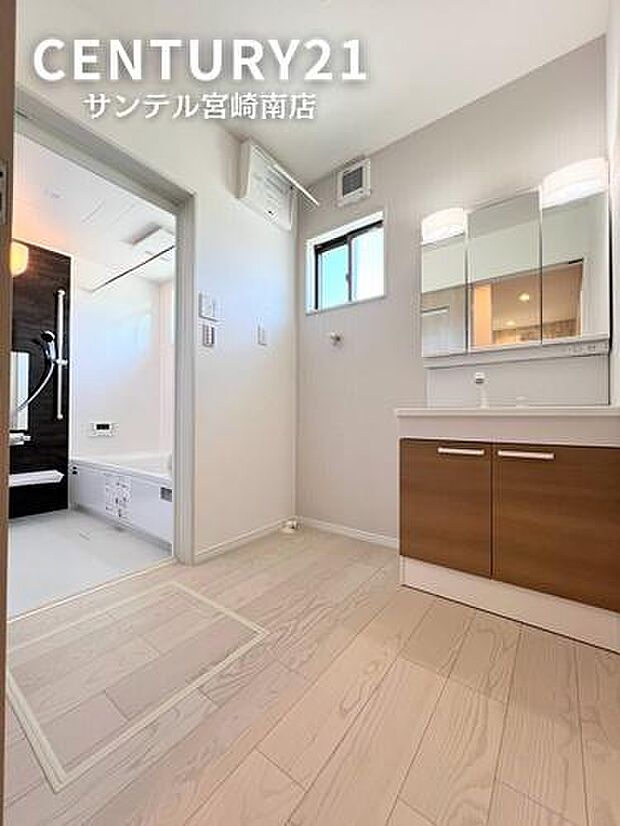 (同仕様写真)洗面所※モデル写真でございます。色や配置の相違がある場合がございます。