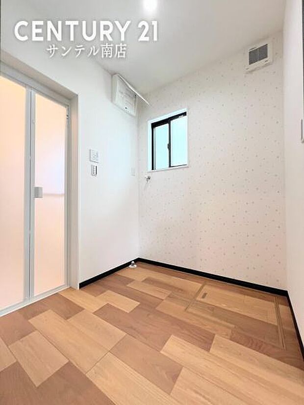 脱衣所スペース洗面所と脱衣所が分かれていて、プライバシーにも配慮。来客時も安心の設計です。