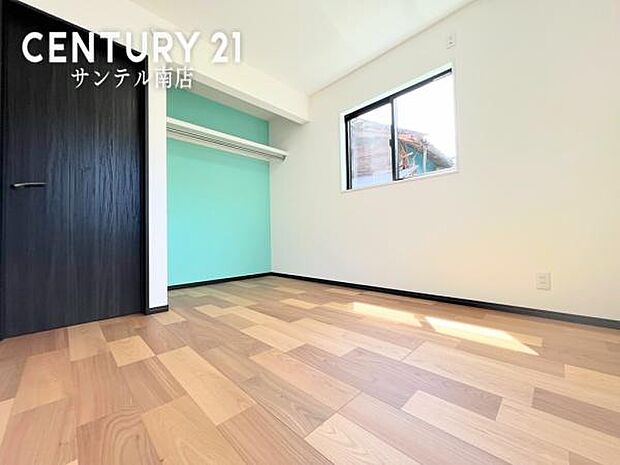 余裕のある洋室です!クローゼット収納も完備しております!