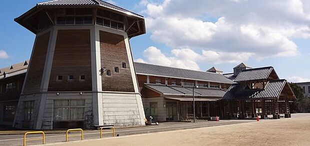 宮崎市立高岡小学校まで601m