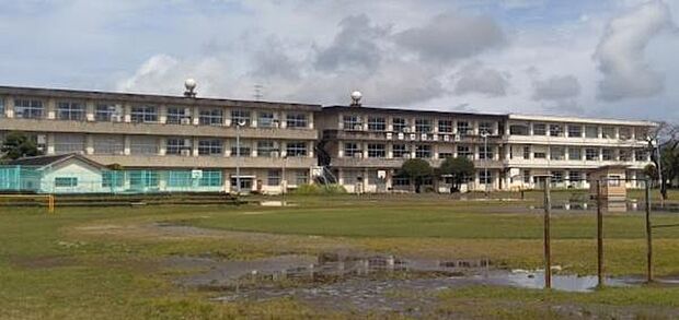 都城市立沖水小学校まで2330m