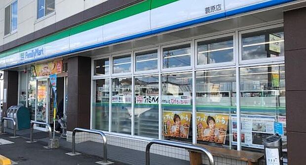 ファミリーマート 蓑原店まで693m