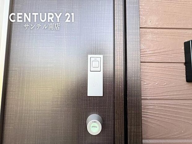 同仕様の玄関です。カードキータイプです。