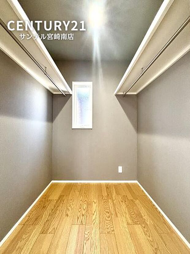 大容量のウォークインクローゼットです!