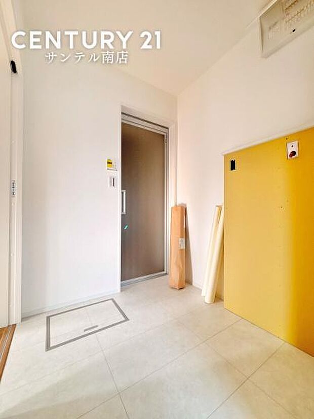 ゆとりある脱衣スペースで家族の入浴時間も快適。収納を設ければタオルや洗濯動線もスッキリ整います。