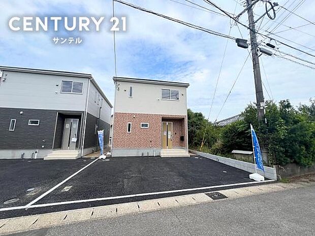 ゆとりのある駐車スペースで来客時はいつでも安心です。