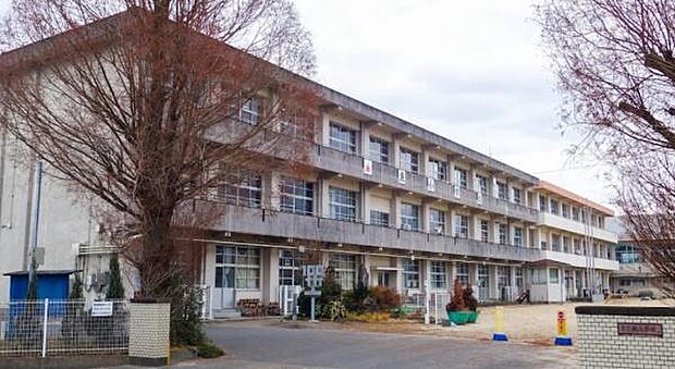 都城市立東小学校まで918m