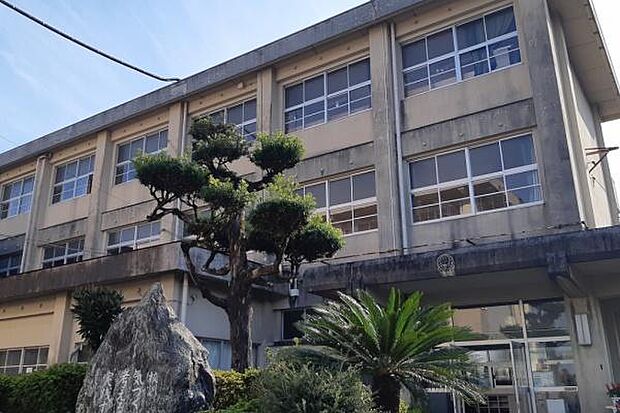 都城市立祝吉中学校まで284m