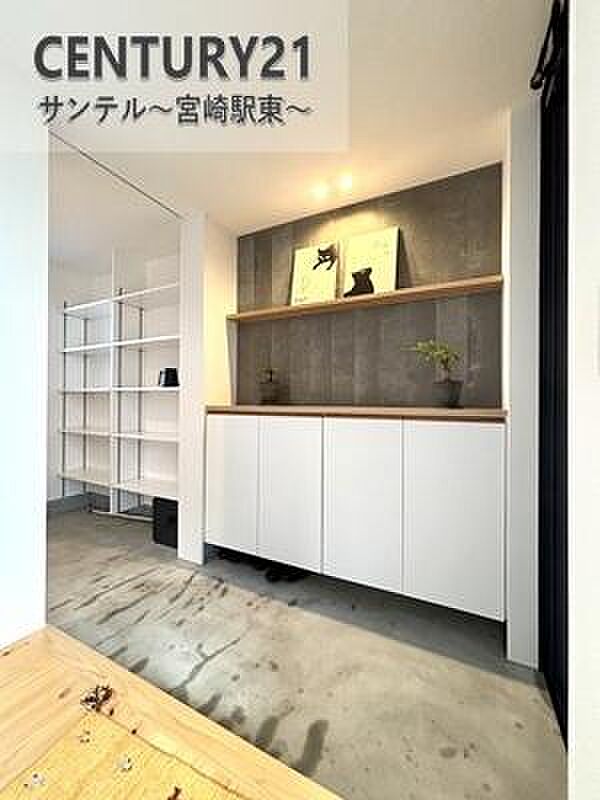 大きなシューズクローゼット付きで、家族みんなのシューズを収納出来ます。