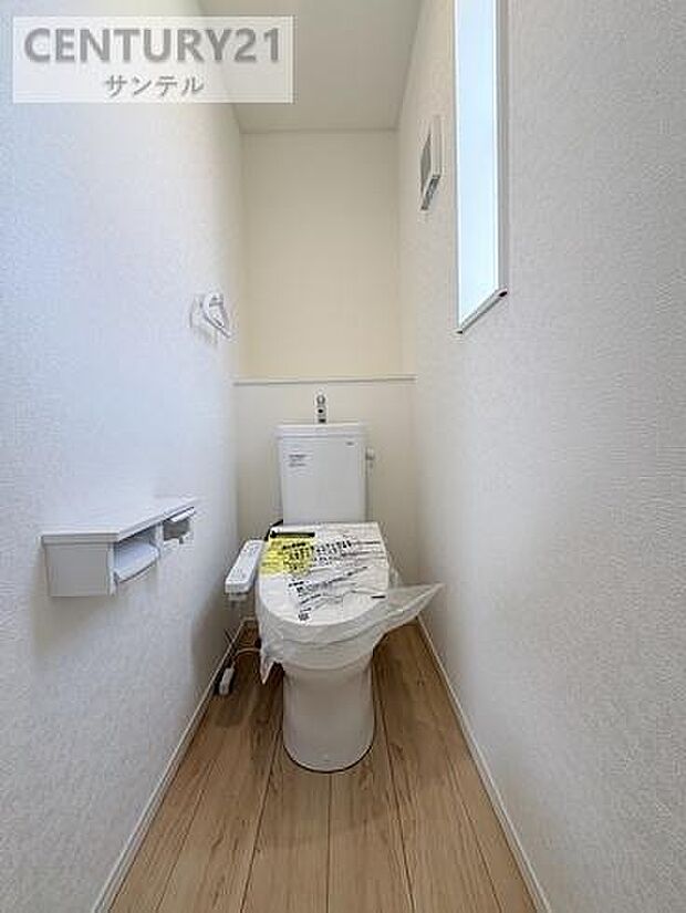 トイレが2か所ございます。トイレが二つあると朝の忙しい時間帯も安心です(^^♪