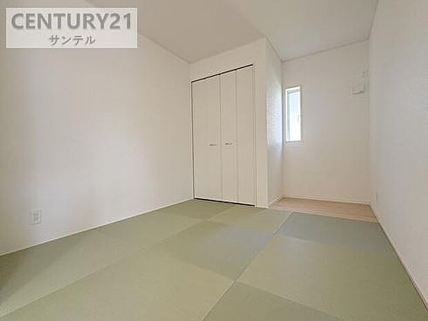 素敵な雰囲気の和室です。一息付ける落ち着く空間です。