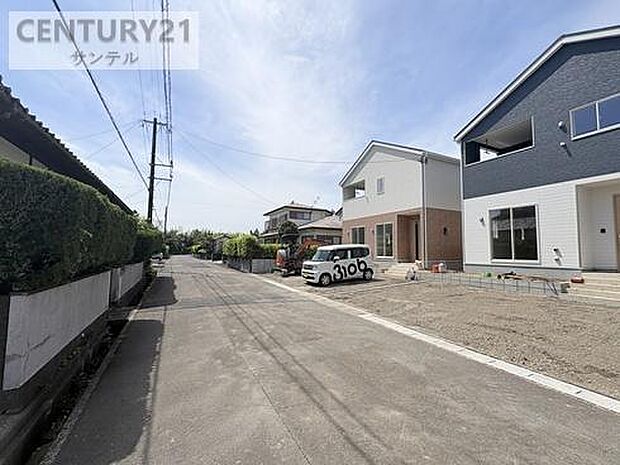 南側前面道路です。