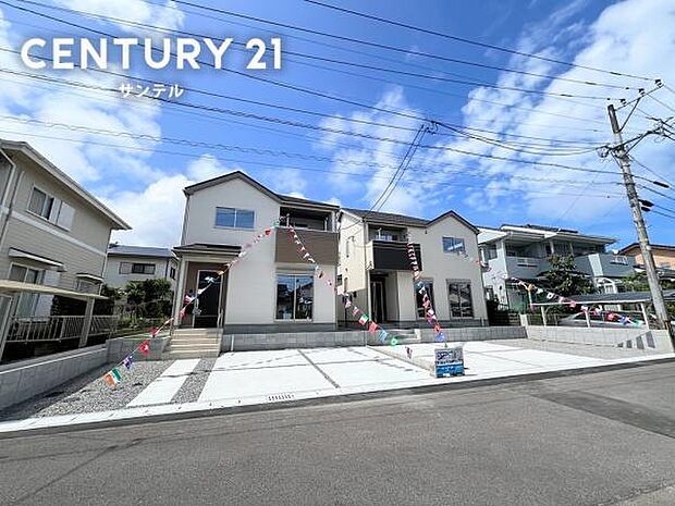 前面道路から撮影した現地写真です♪