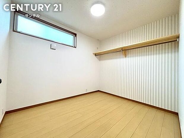 子供部屋にいかがでしょうか♪趣味部屋やワークスペースにも(^^♪風通し良好です(^^♪