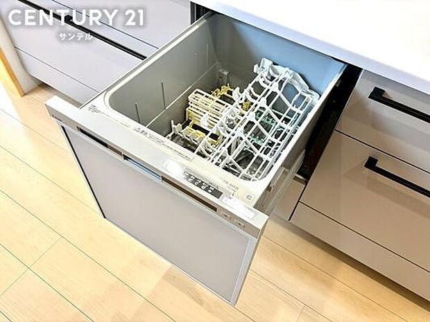 食器洗浄乾燥機付きです。家事を時短してくれる人気の設備アイテムです!