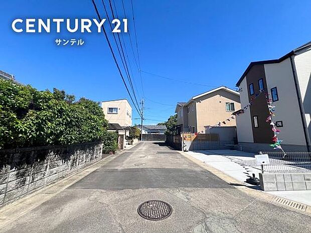 北側の前面道路の写真です。