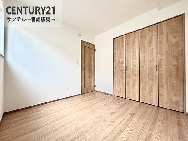 子供部屋にいかがでしょうか♪日当たり、風通し良好です(^^♪