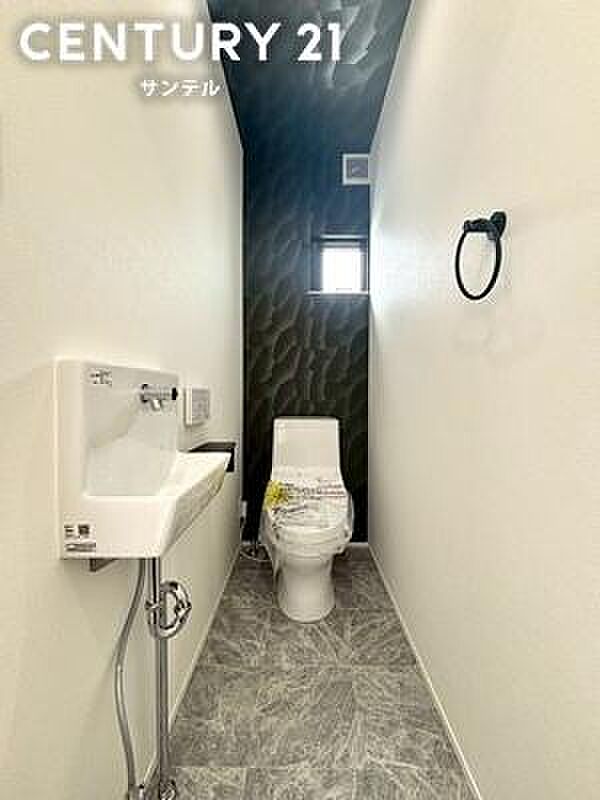 トイレは2箇所ございます。