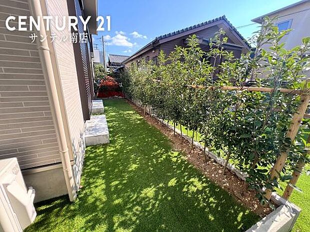 ご家族でお休みの日にはバーベキューをしたりと、想像するだけで素敵なスペースですね！