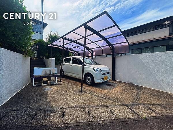 駐車場1台駐車可能です。カーポート付きです(^^♪