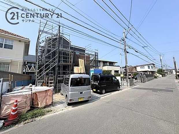 前面道路から撮影した現地写真です。