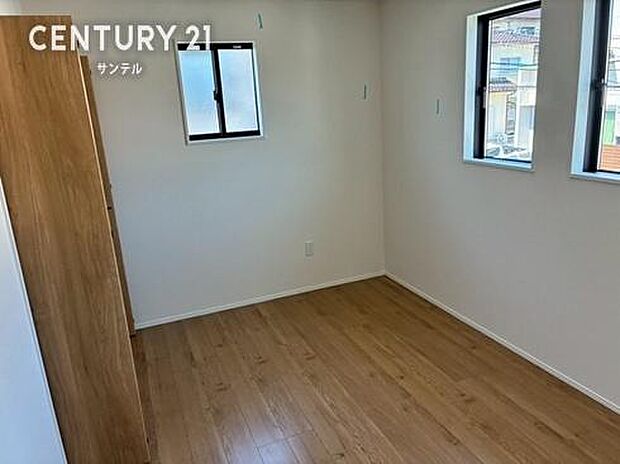 （同仕様写真）洋室※床色、建具の色が異なる場合がございます。