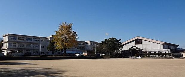 宮崎市立田野中学校まで1046m