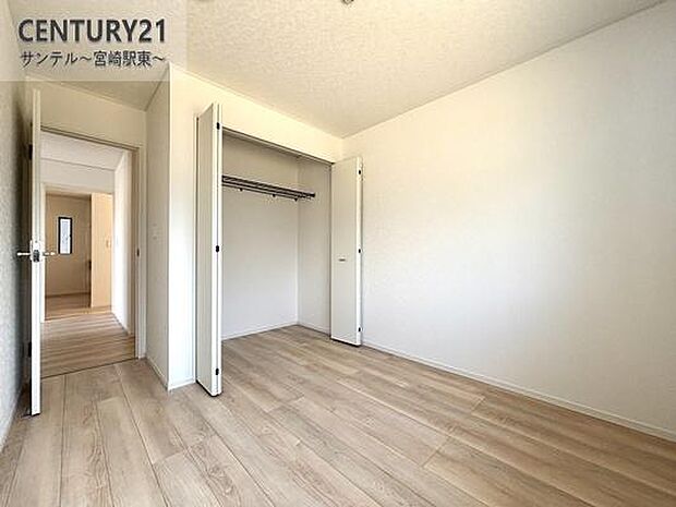 子供部屋にいかがでしょうか♪趣味部屋やワークスペースにも(^^♪風通し良好です(^^♪クローゼット収納です！