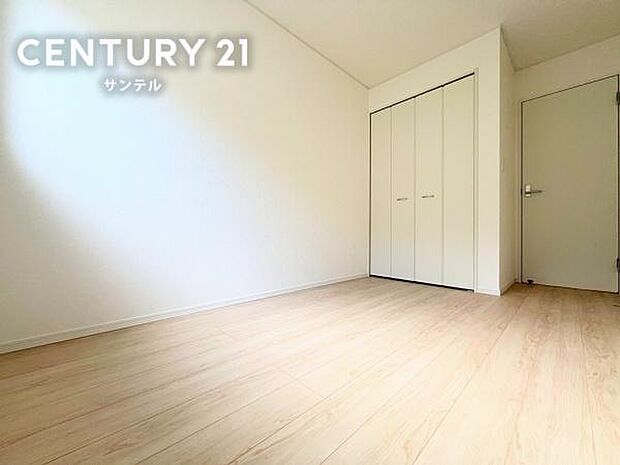 （同仕様写真）洋室※床色、建具の色が異なる場合がございます。