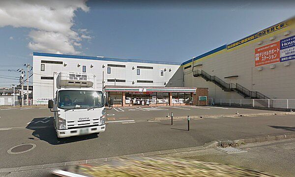 セブンイレブン宮崎花ケ島町店まで621m