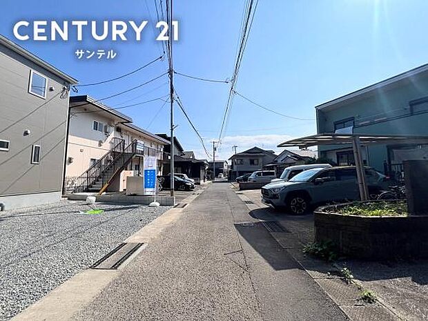 前面道路から撮影した現地写真です。