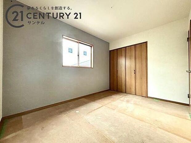 家具配置がしやすいシンプルな間取りの洋室